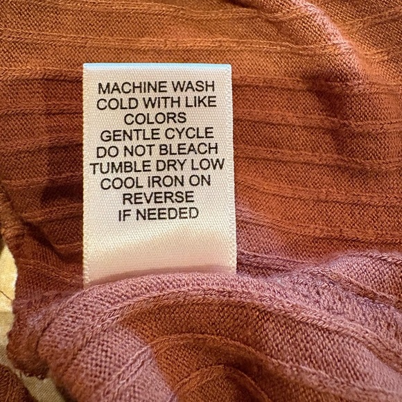 Altar'd State crop tops “Find Your Bow Cropped Open Back Tank," size S - Picture 6 of 9